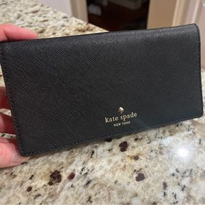 ♠️Kate Spade bi-fold wallet ♠️